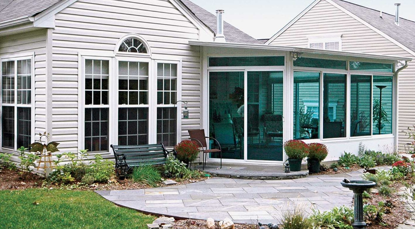Energy-efficient glass sunroom in Kissimmee, FL